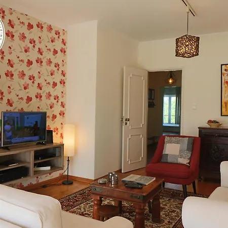 Cascais 400 M From *