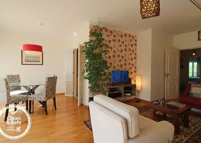 Cascais 400 M From * Estoril