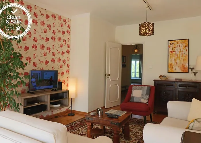 Cascais 400 M From *